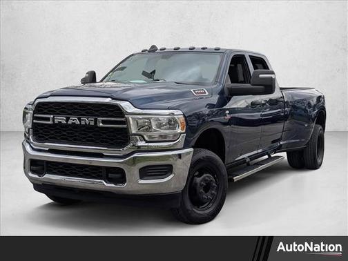 2024 RAM 3500 Tradesman Crew Cab 4x4 8' Box