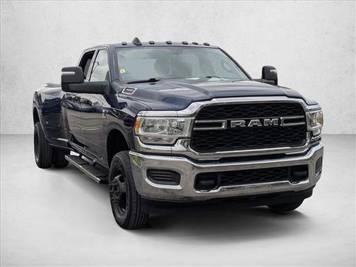 2024 RAM 3500 Tradesman Crew Cab 4x4 8' Box