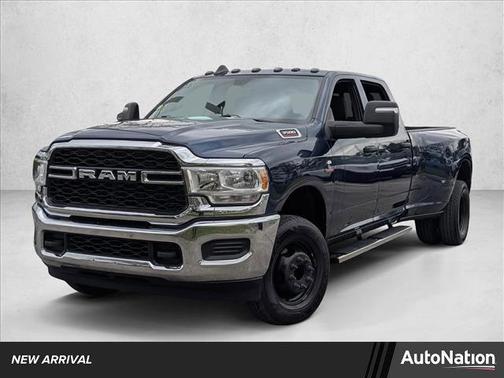 2024 RAM 3500 Tradesman Crew Cab 4x4 8' Box