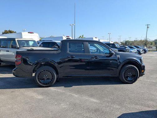 2026 Ford Maverick Lobo Standard