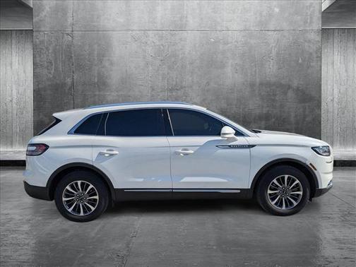 2022 Lincoln Nautilus Standard