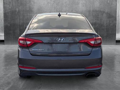 2017 Hyundai SONATA SE