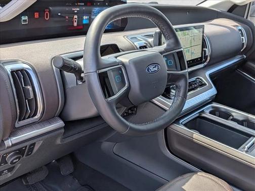 Star White Metallic Tri-Coat 2026 Ford Expedition Max Platinum