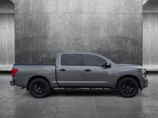 2023 Nissan Titan SV