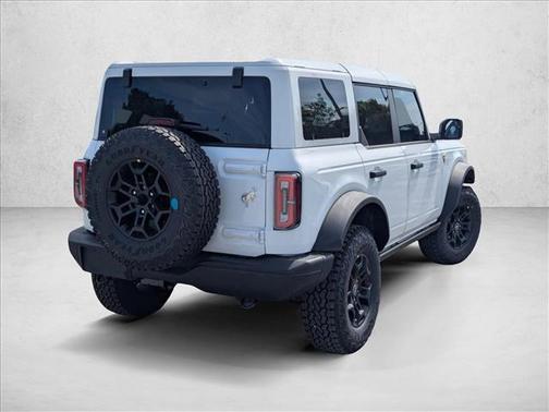 Oxford White 2026 Ford Bronco Badlands
