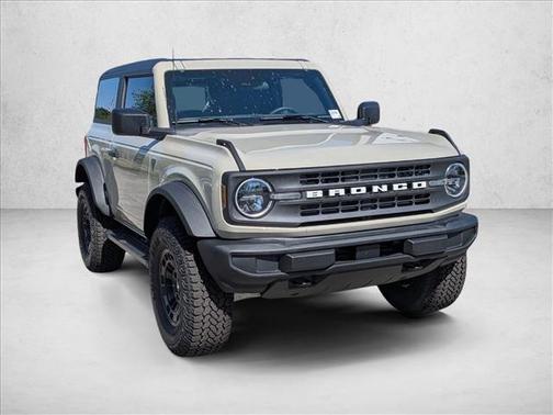Desert Sand 2026 Ford Bronco Base
