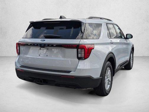 Space White Metallic 2026 Ford Explorer Active w/200A Pkg