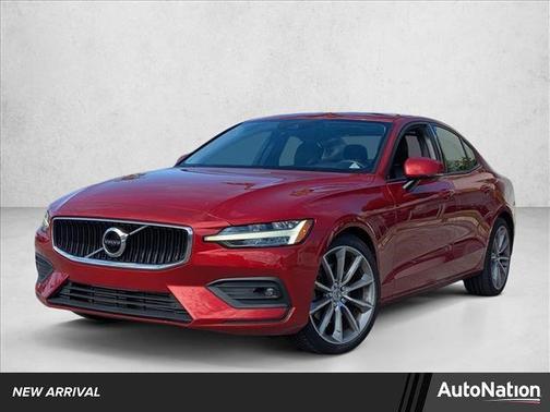 2021 Volvo S60 T5 Momentum