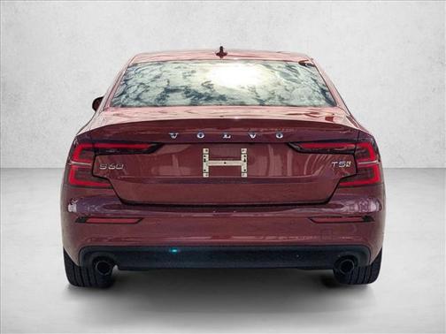 2021 Volvo S60 T5 Momentum