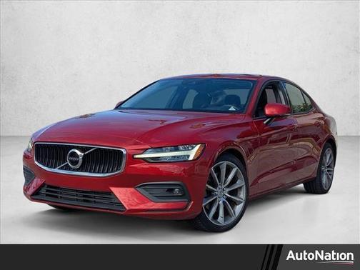2021 Volvo S60 T5 Momentum