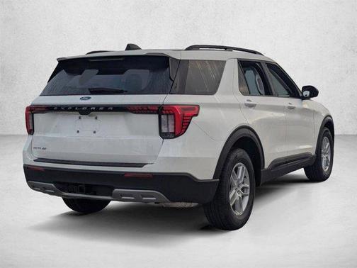 Star White Metallic Tri-Coat 2026 Ford Explorer Active
