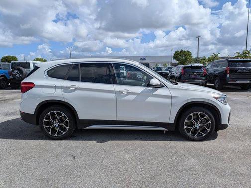 Alpine White 2022 BMW X1 sDrive28i