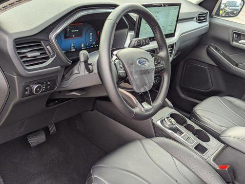 2025 Ford Escape Platinum