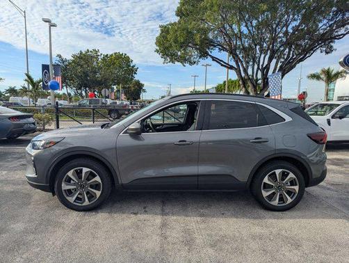 2025 Ford Escape Platinum