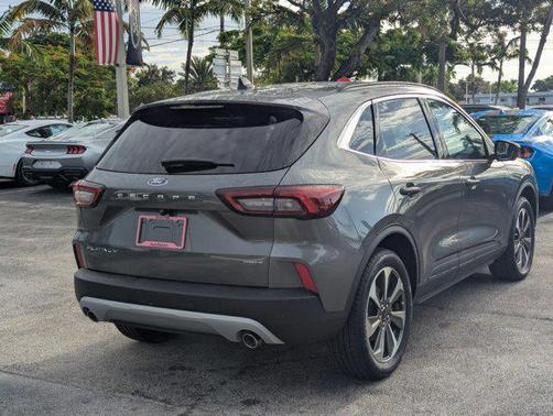 2025 Ford Escape Platinum