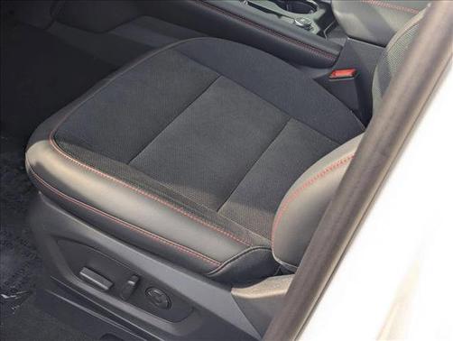 Star White Metallic Tri-Coat 2026 Ford Explorer ST