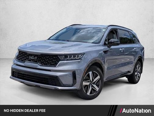 Everlasting Silver 2023 Kia Sorento S
