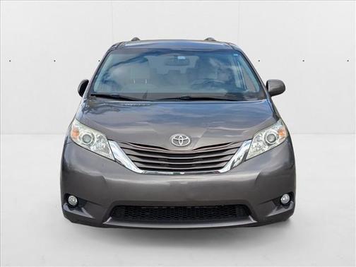 2017 Toyota Sienna LE