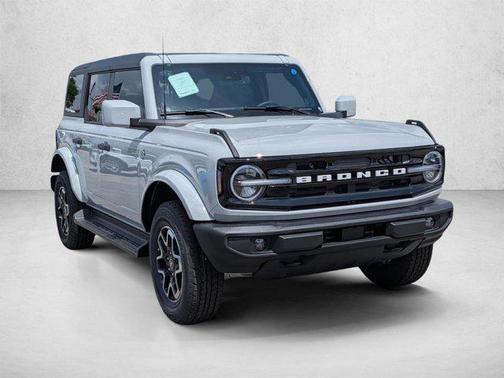 Avalanche Gray 2026 Ford Bronco Outer Banks
