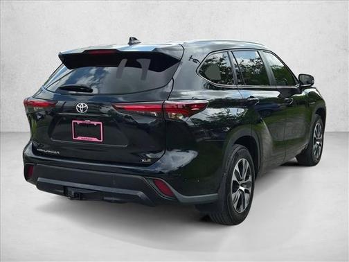Midnight Black Metallic 2024 Toyota Highlander XLE