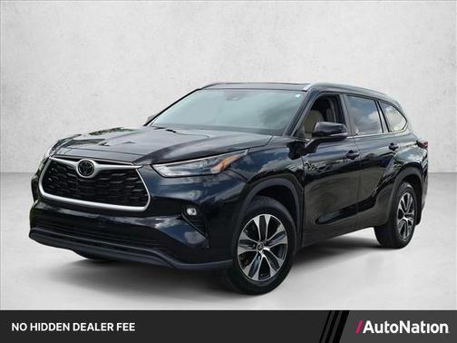 Midnight Black Metallic 2024 Toyota Highlander XLE