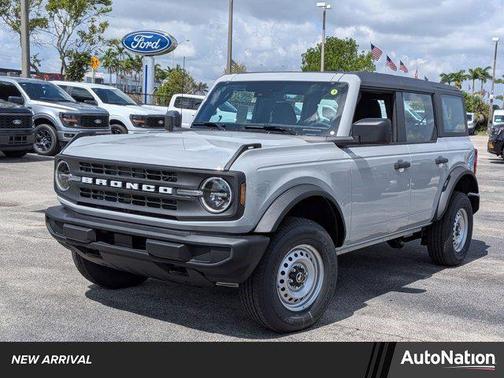 Avalanche Gray 2026 Ford Bronco Base
