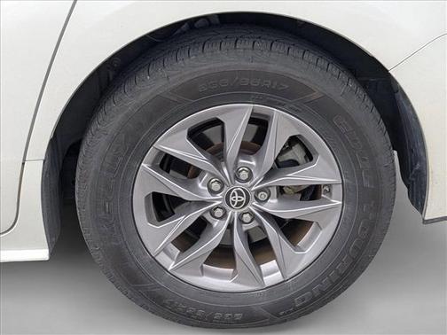 2021 Toyota Sienna XLE 8 Passenger