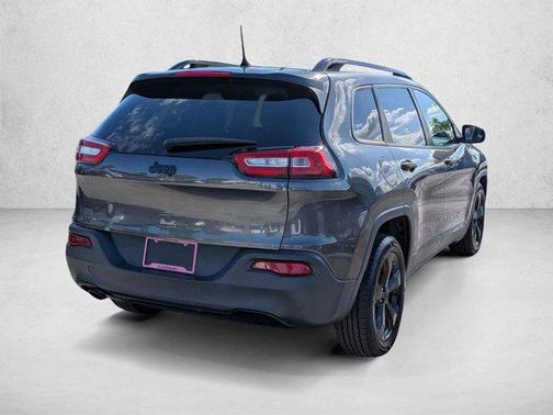 Granite Crystal Metallic Clearcoat 2017 Jeep Cherokee Altitude