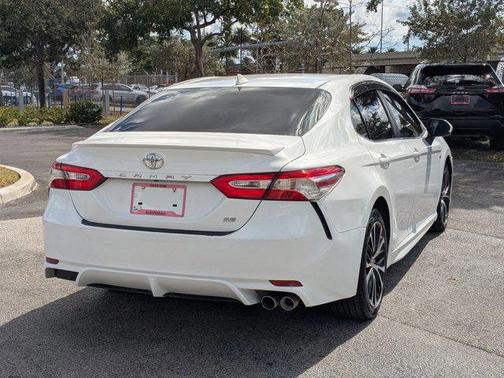 2020 Toyota Camry SE