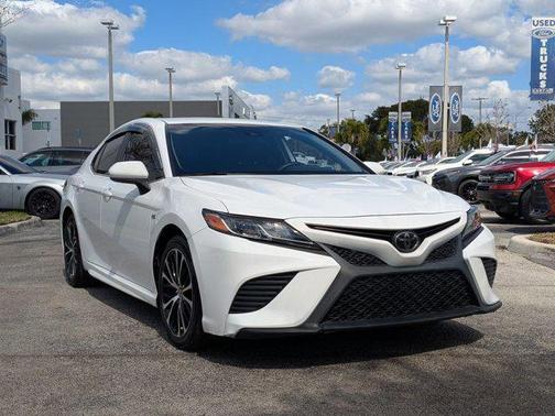 2020 Toyota Camry SE