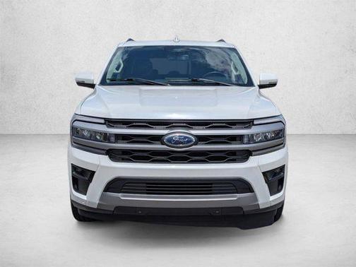 Star White Metallic Tri-Coat 2023 Ford Expedition XLT