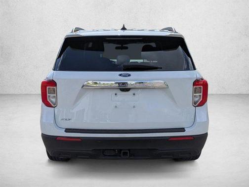 Oxford White 2021 Ford Explorer XLT