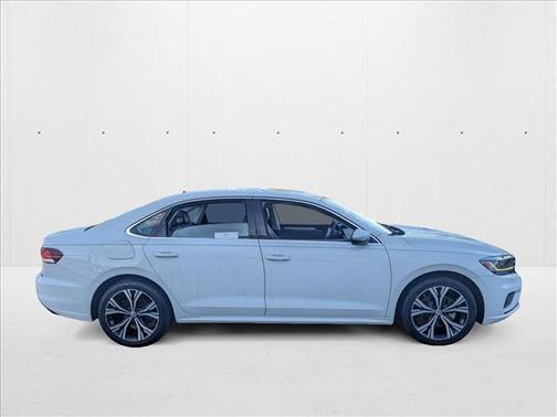 2022 Volkswagen Passat 2.0T SE
