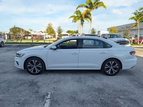 2022 Volkswagen Passat 2.0T SE