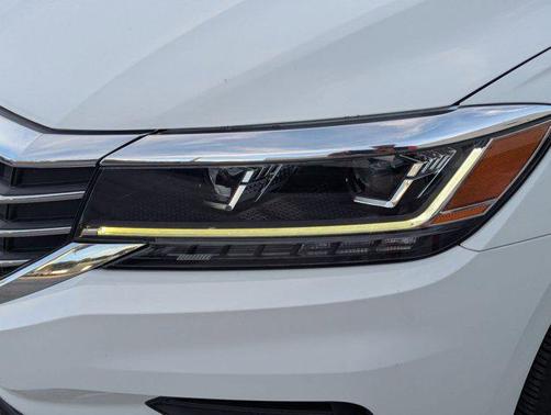 2022 Volkswagen Passat 2.0T SE