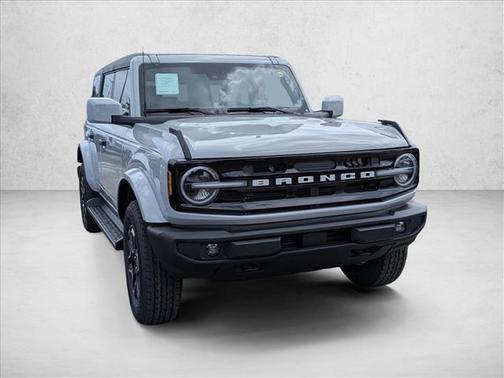 Avalanche Gray 2026 Ford Bronco Outer Banks