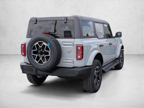 Avalanche Gray 2026 Ford Bronco Outer Banks