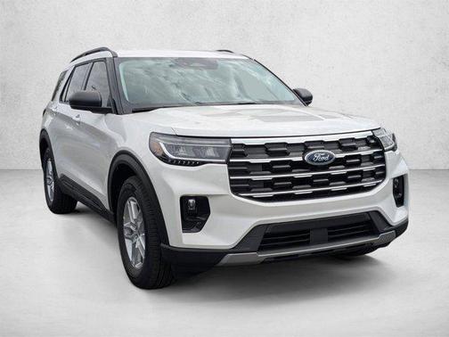 Star White Metallic Tri-Coat 2026 Ford Explorer Active