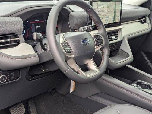 Star White Metallic Tri-Coat 2026 Ford Explorer Active