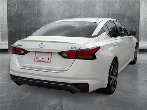 2021 Nissan Altima SR FWD