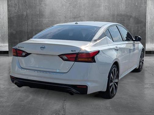 2021 Nissan Altima SR FWD