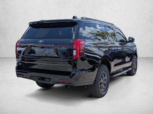 Agate Black Metallic 2026 Ford Expedition Tremor