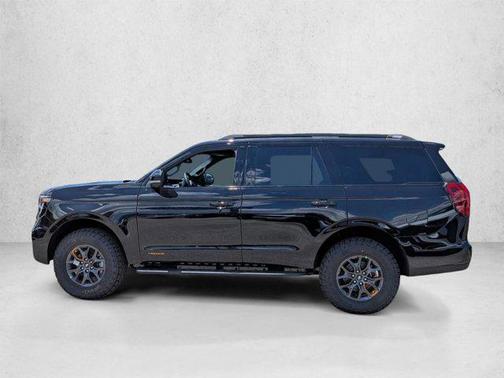 Agate Black Metallic 2026 Ford Expedition Tremor