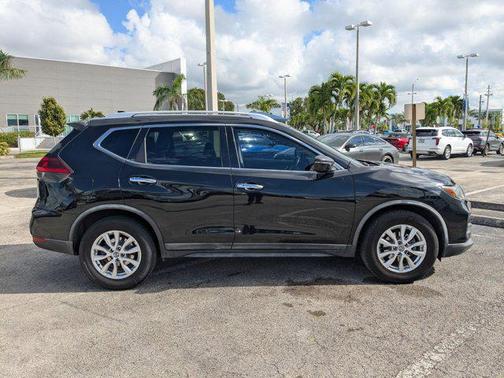 2018 Nissan Rogue SV