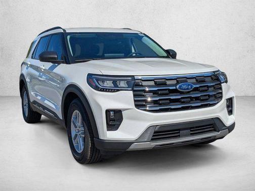 Star White Metallic Tri-Coat 2026 Ford Explorer Active