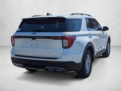 Star White Metallic Tri-Coat 2026 Ford Explorer Active