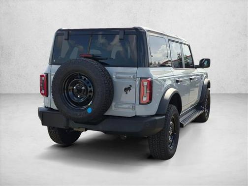Avalanche Gray 2026 Ford Bronco Outer Banks