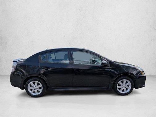 Super Black 2011 Nissan Sentra 2.0 SR