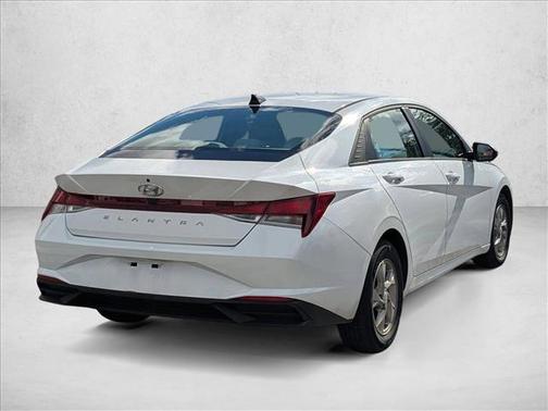 2021 Hyundai ELANTRA SE
