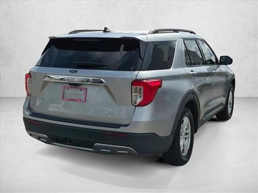 Iconic Silver Metallic 2021 Ford Explorer XLT